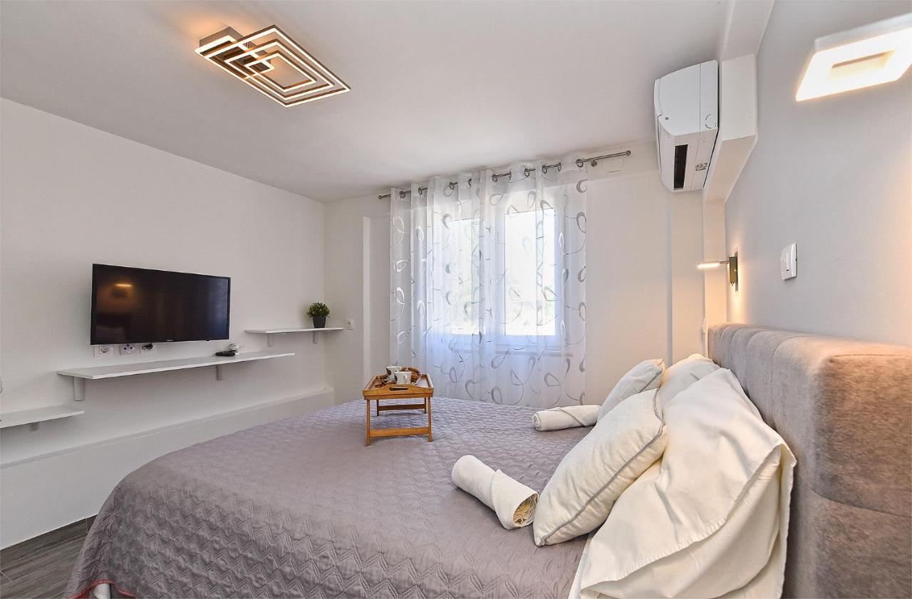 Double Room With Pool 2261 Medulin Eksteriør bilde